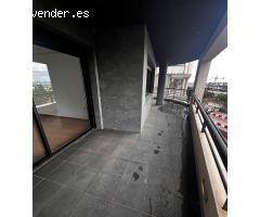 Amplio piso en alquiler en Torrevieja – 3 habitaciones, terraza y garaje incluido