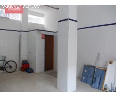 LOCAL SITUADO AL LADO DEL COLEGIO Y SUPERMERCADO