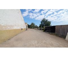 ¡EN PLENO CASCO URBANO DE MATOLA, JUNTO LA PARADA DE BUS, 9.500 M2 DE PARCELA !