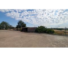 ¡EN PLENO CASCO URBANO DE MATOLA, JUNTO LA PARADA DE BUS, 9.500 M2 DE PARCELA !