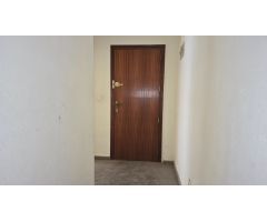 PISO CON ASCENSOR , BUENA FACHADA Y PATIO SUPER GRANDE
