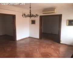 GRAN PISO EN INMEJORABLE ZONA DE SEVILLA