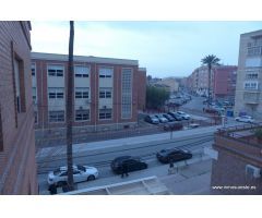 Alquiler de piso en Orihuela, zona de El Palmeral. Vivienda de 115 m2. construidos.