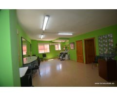 Local en entresuelo cerca del Colegio Santo Domingo en Orihuela, 30 m2. construidos.