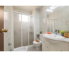 Vivienda de 4 habitaciones, con ascensor, tercera planta luminoso plaza madrid