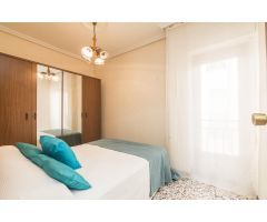 Vivienda de 4 habitaciones, con ascensor, tercera planta luminoso plaza madrid