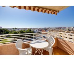 Bonito apartamento con vista despejada en Torrevieja