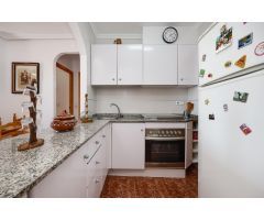 Bonito apartamento con vista despejada en Torrevieja