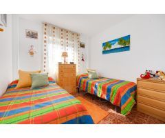 Bonito apartamento con vista despejada en Torrevieja