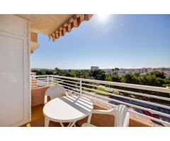 Bonito apartamento con vista despejada en Torrevieja