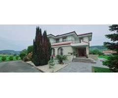 VILLA DE LUJO EN MERUELO.
