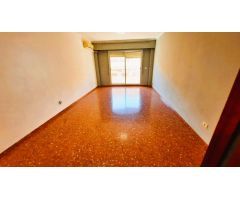 PISO EN VENTA EN BURJASSOT — AMPLIO, LUMINOSO Y ASCENSOR