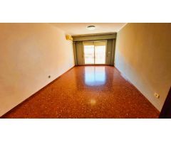 PISO EN VENTA EN BURJASSOT — AMPLIO, LUMINOSO Y ASCENSOR