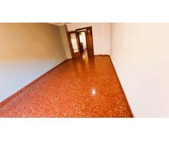 PISO EN VENTA EN BURJASSOT — AMPLIO, LUMINOSO Y ASCENSOR