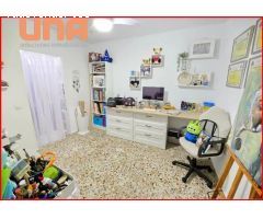 Piso planta baja junto Iglesia de Santa Marina listo para entrar a vivir