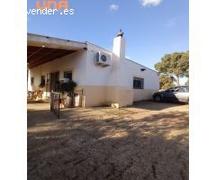 PARCELA CON CASA EN TRASIERRA (URBANIZACIÓN EL SALADO)