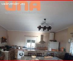 PARCELA CON CASA EN TRASIERRA (URBANIZACIÓN EL SALADO)