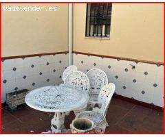 Casa en Alcolea(barriada) perfectamente equipada y lista para enrar a vivir.