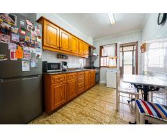 Ideal para familias! Amplio piso con gran terraza en zona Arxiduc.
