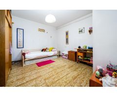 Ideal para familias! Amplio piso con gran terraza en zona Arxiduc.
