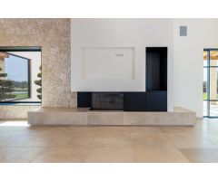 Moderna finca de obra nueva con piscina en Campos
