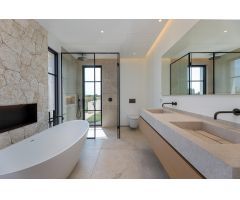 Moderna finca de obra nueva con piscina en Campos