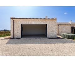 Moderna finca de obra nueva con piscina en Campos