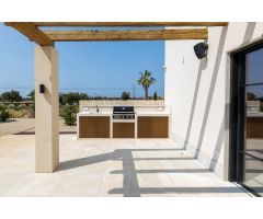 Moderna finca de obra nueva con piscina en Campos
