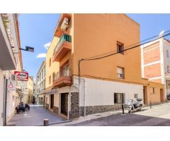 Edificio de 3 plantas en pleno centro de Roses
