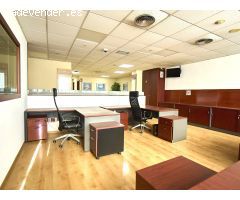 Se vende oficina profesional en la c/Pujades, esquina c/Álava.