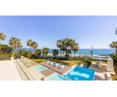 Moderna villa de playa en Marbella