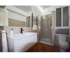 SE ALQUILA ESPECTACULAR VIVIENDA AMUEBLADA CON MUEBLES DE DISEÑO