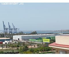 SE ALQUILA PISO VACÍO EN BENALUA