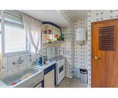 Ref- 04279.- Casa independiente de dos plantas con patio y terraza en Vilamarxant.