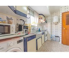 Ref- 04279.- Casa independiente de dos plantas con patio y terraza en Vilamarxant.