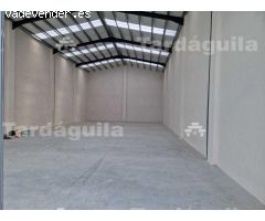 ALQUILER NAVE EN 1º LÍNEA DE VÍA PRINCIPAL, EN EL POLÍGONO LOS VILLARES.