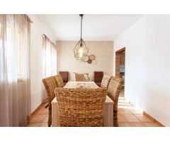 Villa de cuatro dormitorios para alquiler de largo plazo en Jalón.