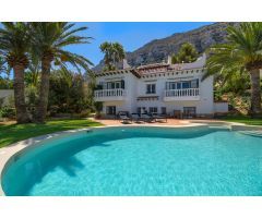 Villa Vistas. Villa de lujo en venta en Denia con vistas panorámicas.