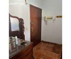 Piso junto al Parque Juan Carlos I  con ascensor y terraza