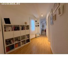 Venta de piso  en el centro junto a la Universidad de la Merced .