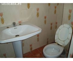 Alquiler de local comercial en ele centro, junto a Centrofama y colegio San Pablo