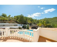 Villa Mediterránea en JAVEA sobre Montaña a 6 min de Playa Arenal · SOL DEL ESTE | Real Estate Javea