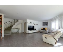 CHALET EN VENTA EN VECINDARIO