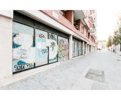 En venta local en bruto para hacer realidad tu negocio en Poblenou (Sant Martí-Provençals)