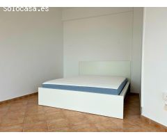 Estudio con vistas al mar en primera línea de playa – Marbella