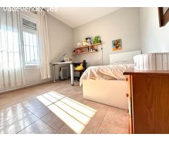Encantadora Casa Independiente en Encinarejo con Piscina y Jardines.