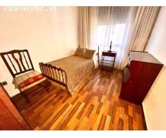 PISO DE TRES DORMITORIOS EN PLAZA DE COLÓN.