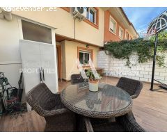 SE VENDE ADOSADO CENTRICO EN ALTORREAL CIN BUHARDILLA