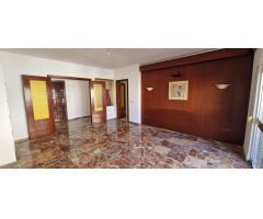 PISO DE 5 DORMITORIOS EN ZONA CENTRO