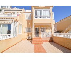 ALQUILER DE LARGA TEMPORADA - PLANTA BAJA CON JARDÍN PRIVADO, PISCINA, URB. BAÑOS DE EUROPA